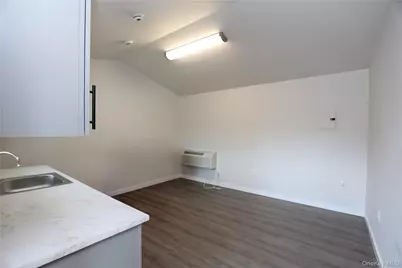 669 Broadway 9W #6, Ulster Park, NY 12487 - Photo 2