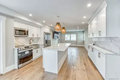 2327 Volante Place, Westbury, NY 11590 - Photo 6