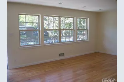 13-31 209th St, Bayside, NY 11360 - Photo 4