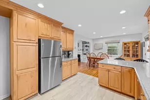 170 Woodbine Ave, Merrick, NY 11566 - Photo 6