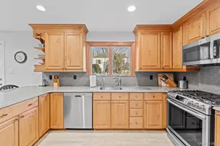 170 Woodbine Ave, Merrick, NY 11566 - Photo 4