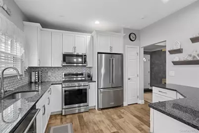 549 Highland Court, Moriches, NY 11955 - Photo 6