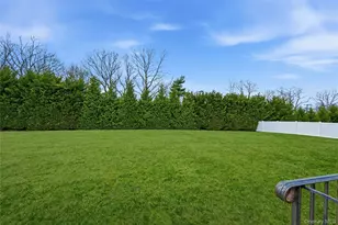 14 Southview Cir, Lake Grove, NY 11755 - Photo 28