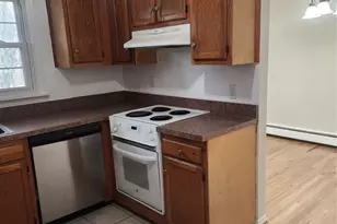 2710 S, Poughkeepsie, NY 12601 - Photo 4