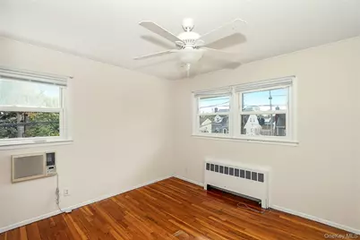 72 Woolsey Avenue, Glen Cove, NY 11542 - Photo 22