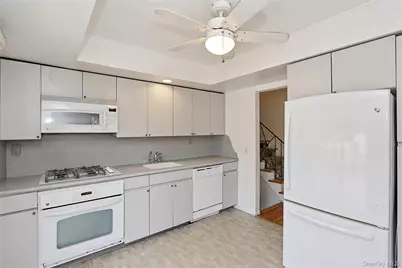 72 Woolsey Avenue, Glen Cove, NY 11542 - Photo 14