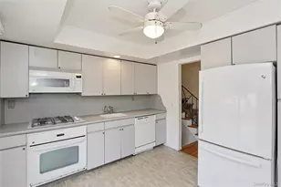 72 Woolsey Ave, Glen Cove, NY 11542 - Photo 14