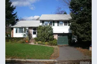 72 Woolsey Avenue, Glen Cove, NY 11542 - Photo 1