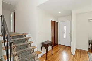 72 Woolsey Ave, Glen Cove, NY 11542 - Photo 4