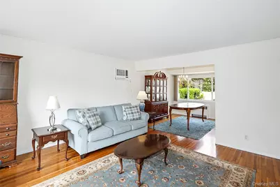 72 Woolsey Avenue, Glen Cove, NY 11542 - Photo 6