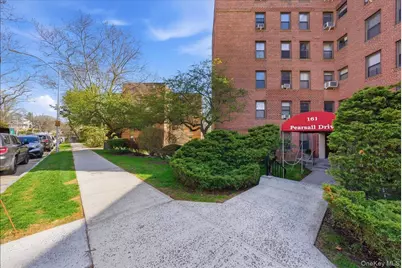 161 Pearsall Drive #2B, Mount Vernon, NY 10552 - Photo 2