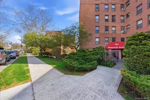 161 Pearsall Dr, Mount Vernon, NY 10552 - Photo 2