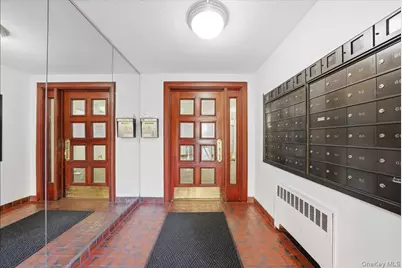 161 Pearsall Drive #2B, Mount Vernon, NY 10552 - Photo 4