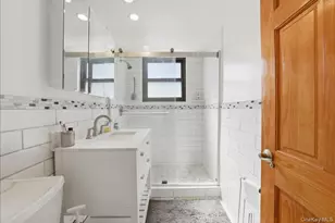 161 Pearsall Dr, Mount Vernon, NY 10552 - Photo 12