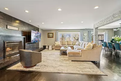 114 The Crescent, Roslyn Heights, NY 11577 - Photo 8