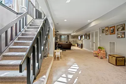 114 The Crescent, Roslyn Heights, NY 11577 - Photo 28