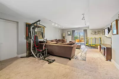 114 The Crescent, Roslyn Heights, NY 11577 - Photo 26