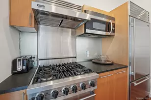 25 City Pl, White Plains, NY 10601 - Photo 14