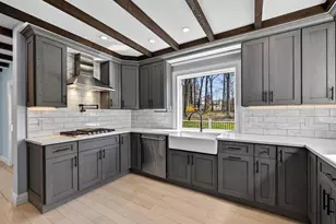 27 Pacific Ave, Nanuet, NY 10954 - Photo 12