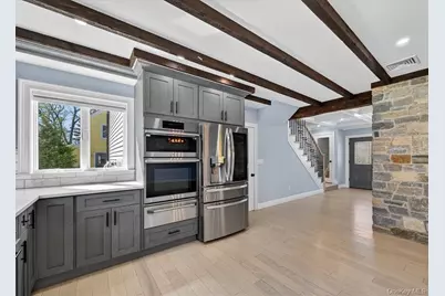 27 Pacific Avenue, Nanuet, NY 10954 - Photo 14