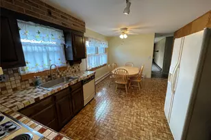 152 N Fulton Ave, Lindenhurst, NY 11757 - Photo 6