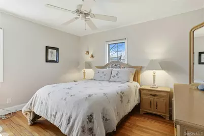 43 Beechwood Lane, New Hyde Park, NY 11040 - Photo 12