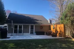 24 Baldwin Ln, Mahopac, NY 10541 - Photo 2