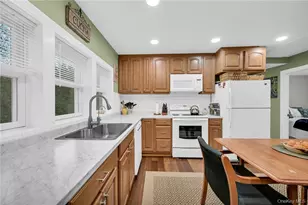 24 Baldwin Ln, Mahopac, NY 10541 - Photo 6