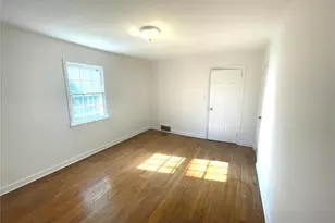 106 Trumbull Rd, Manhasset, NY 11030 - Photo 18