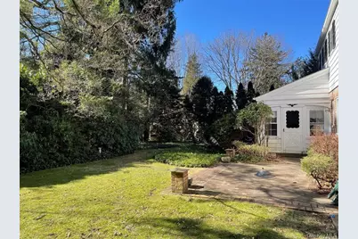 106 Trumbull Road, Manhasset, NY 11030 - Photo 24