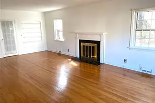 106 Trumbull Rd, Manhasset, NY 11030 - Photo 4