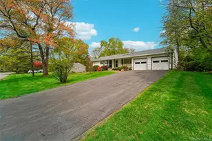 16 Jill Dr, West Nyack, NY 10994 - Photo 2