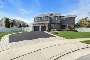 18 Daisy Ct, Farmingdale, NY 11735 - Photo 2