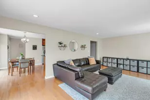 18 Daisy Ct, Farmingdale, NY 11735 - Photo 16