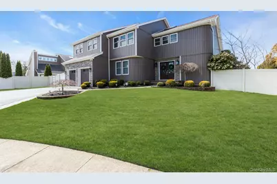 18 Daisy Court, Farmingdale, NY 11735 - Photo 2