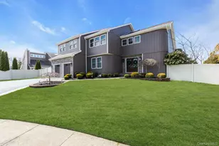 18 Daisy Ct, Farmingdale, NY 11735 - Photo 2