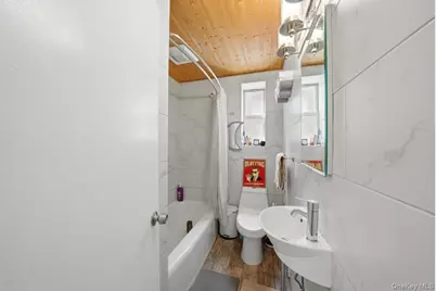 75 Woodlawn Avenue, Yonkers, NY 10704 - Photo 34