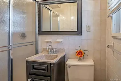 37 Winthrop Road, Plainview, NY 11803 - Photo 14