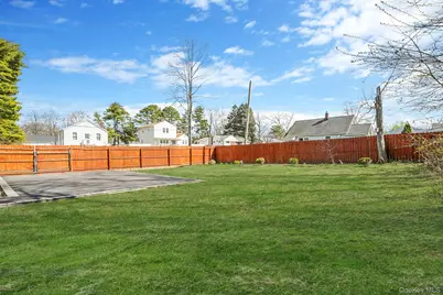 8 Evergreen Avenue, Brentwood, NY 11717 - Photo 8