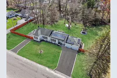 8 Evergreen Avenue, Brentwood, NY 11717 - Photo 6