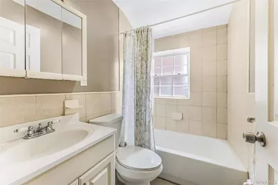 2515 Woodhull Avenue, Bronx, NY 10469 - Photo 10