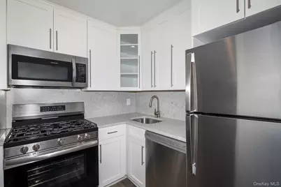 45 Fairfield Way #CH05, Commack, NY 11725 - Photo 2