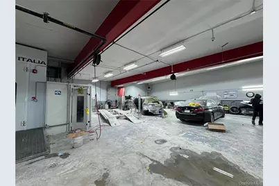 226-02 Jamaica Avenue, Floral Park, NY 11001 - Photo 6