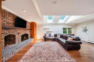 98 Larch Dr, Manhasset Hills, NY 11040 - Photo 18