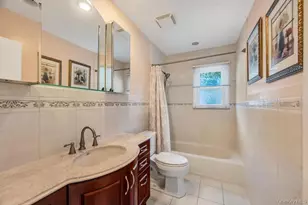 98 Larch Dr, Manhasset Hills, NY 11040 - Photo 24