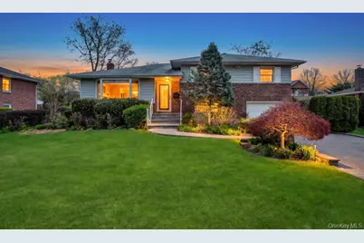 98 Larch Drive, Manhasset Hills, NY 11040 - Photo 2