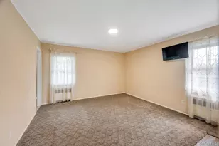 98 Larch Dr, Manhasset Hills, NY 11040 - Photo 20
