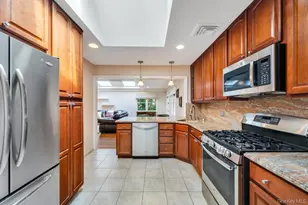 98 Larch Dr, Manhasset Hills, NY 11040 - Photo 12