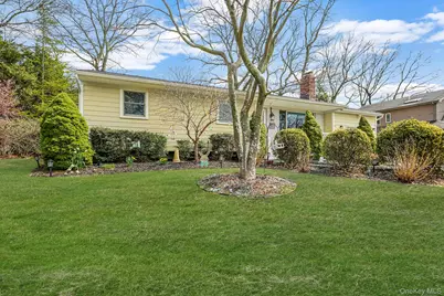 85 Mitchell Drive, Sound Beach, NY 11789 - Photo 2