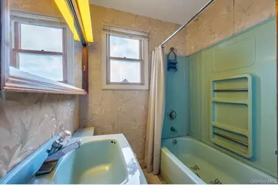 200 Victory Drive, Massapequa Park, NY 11762 - Photo 24